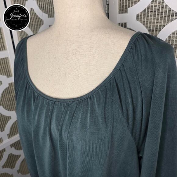 Green Envelope Sage Green Scoop Neck 3/4 Sleeve Front Tie Blouse Size M - Picture 2 of 9